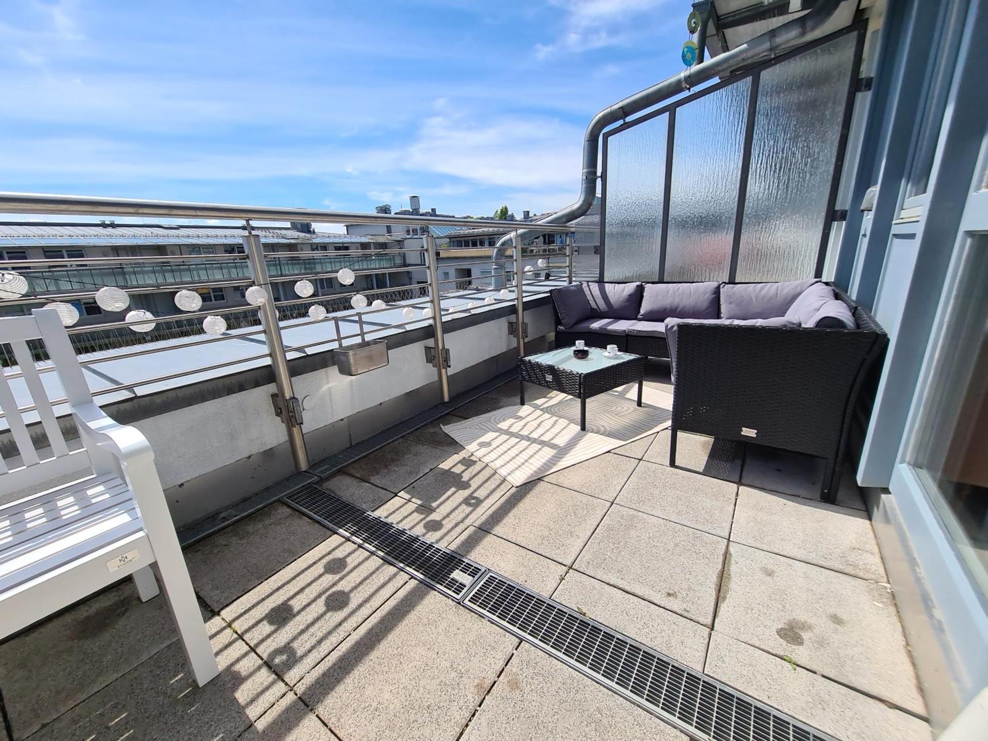 Ridler Theresienwiese, Parking & Rooftop Terraces 2 Room Monaco di Baviera Esterno foto